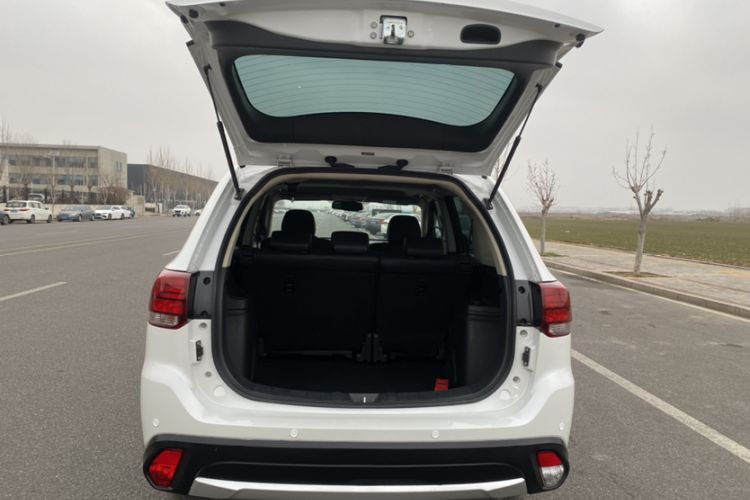 Used Mitsubishi Outlander 2018 2.0L Two-Wheel Drive Glory Edition 5 Seats