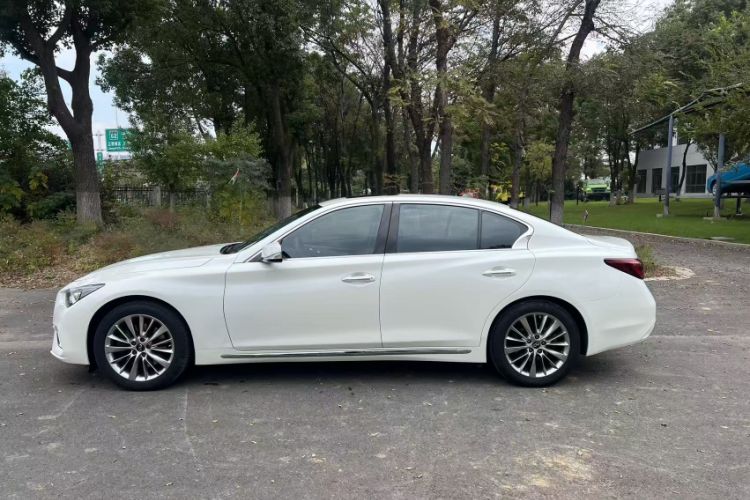 Used Infiniti Q50L 2018 2.0T Enjoyment Version China VI Standard
