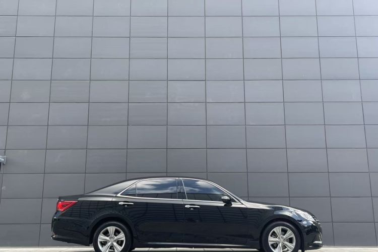Used Toyota Crown 2015 2.0T Fashion Edition

