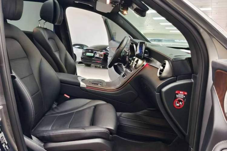 Used Mercedes-Benz GLC 2020 GLC 300 L 4MATIC Dynamic Edition
