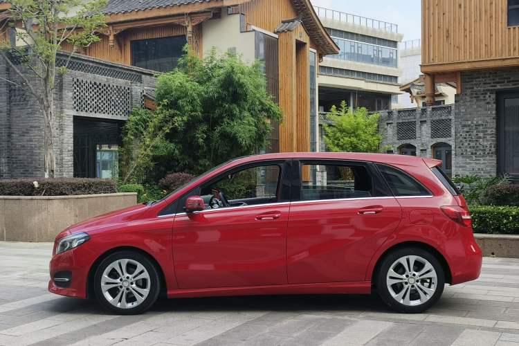 Used Mercedes-Benz B-Class 2015 B 200 Fashion Model
