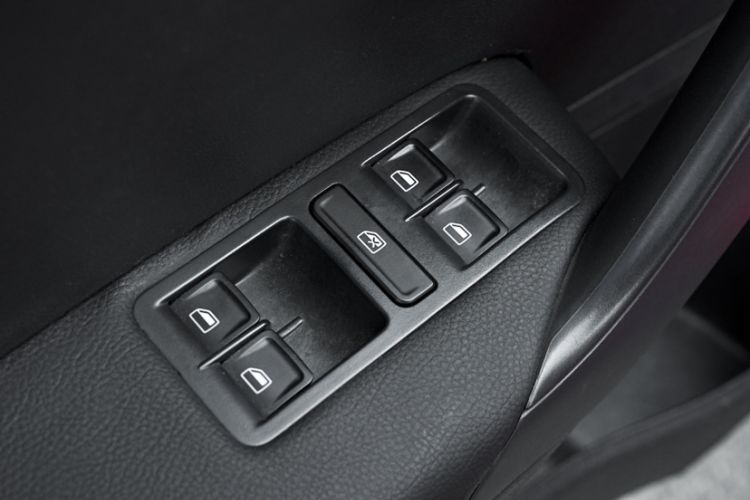 Used Volkswagen Polo 2016 1.4L Manual Fashion Model
