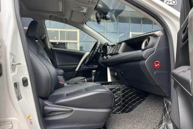 Used Toyota RAV4 2015 2.5L Automatic 4x4 Elite Edition
