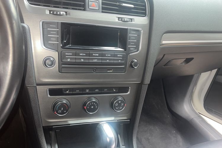 Used Volkswagen Golf 2015 1.4TSI Automatic Luxury Model
