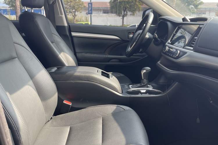 Used Toyota Highlander 2015 2.0T Four-Wheel Drive Luxury Edition 7-Seater
