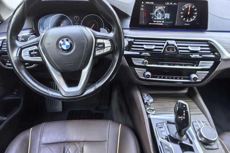 Used BMW 5 Series 2019 Facelifted 530Li Leading Edition Luxury Package
