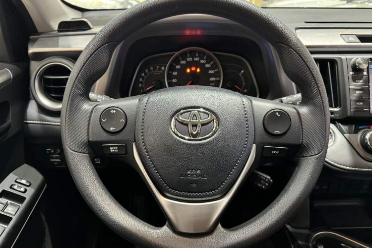 Used Toyota RAV4 2018 2.0L CVT Two-Wheel Drive Fashion X Edition
