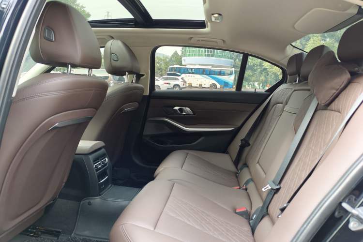 Used BMW i3 2024 eDrive 35 L
