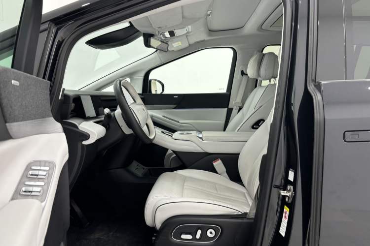 Used XPeng X9 2024 702 Ultra-Long Range Max
