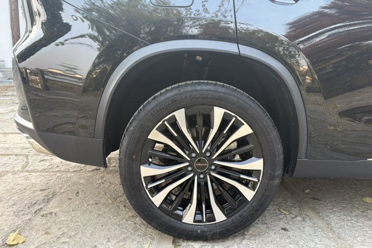 Used  Lingyun 2024 300T Two-Wheel Drive Starlight Edition