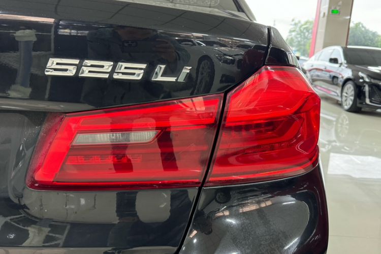 Used BMW 5 Series 2019 Facelifted 525Li Luxury Package
