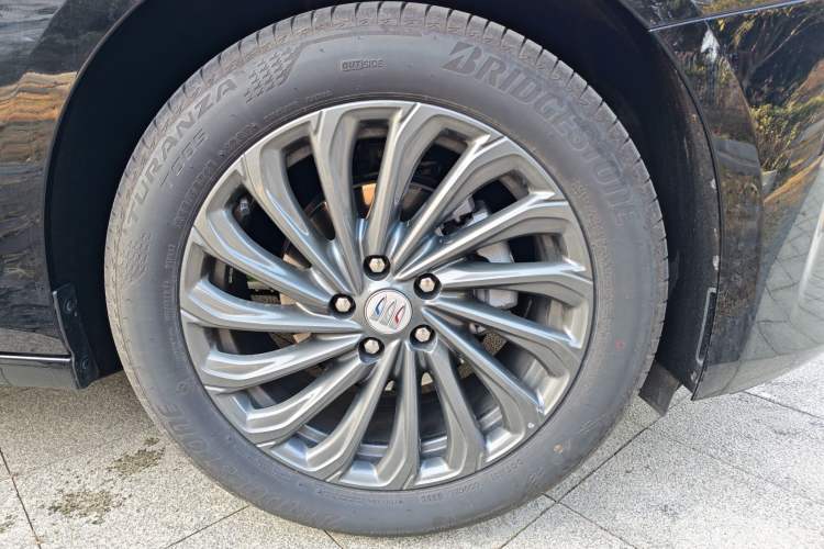 Used Buick LaCrosse 2025 28T Platinum Edition
