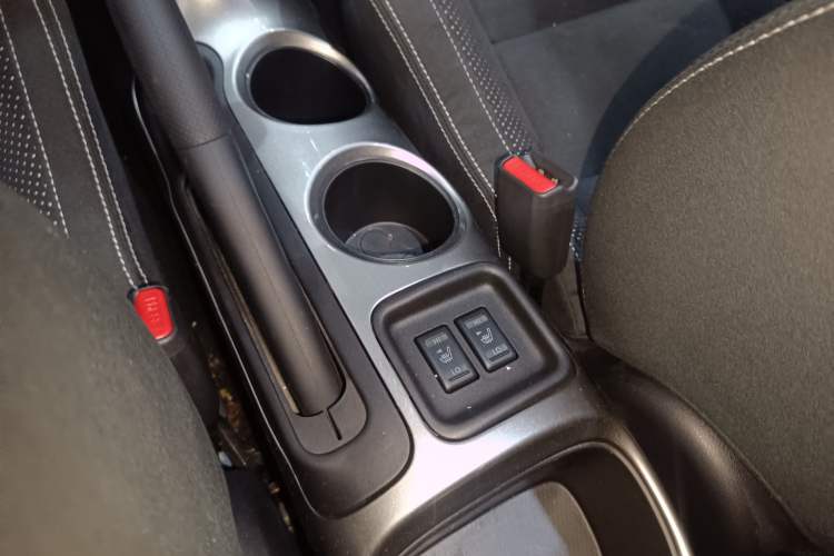 Used Infiniti ESQ 2014 1.6L Spontaneous Edition
