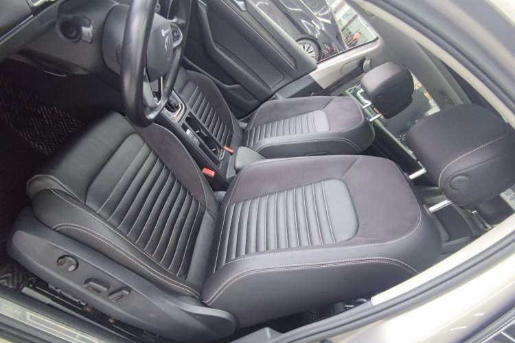 Used Volkswagen Magotan 2020 330TSI DSG Leading Model
