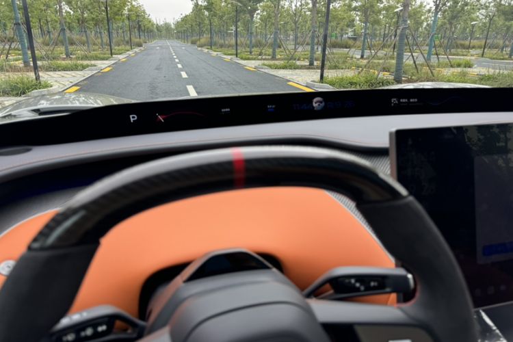 Used  YU7 2025 Ultra-Long Range High-Performance All-Wheel-Drive Max Edition
