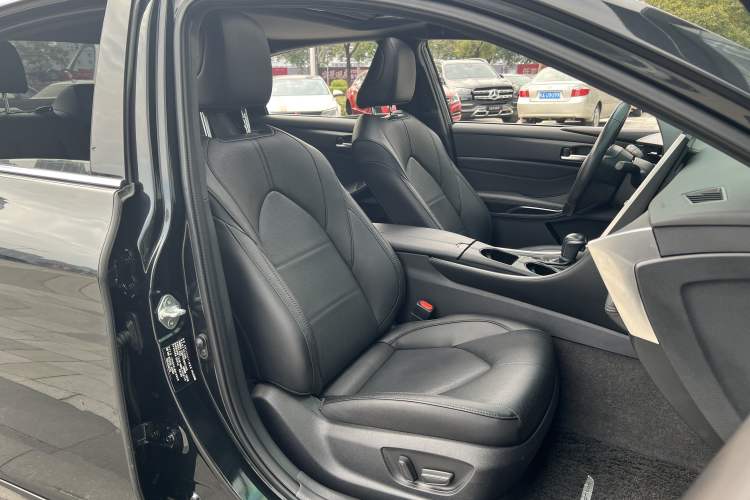 Used Toyota Avalon 2022 2.0L Luxury Edition