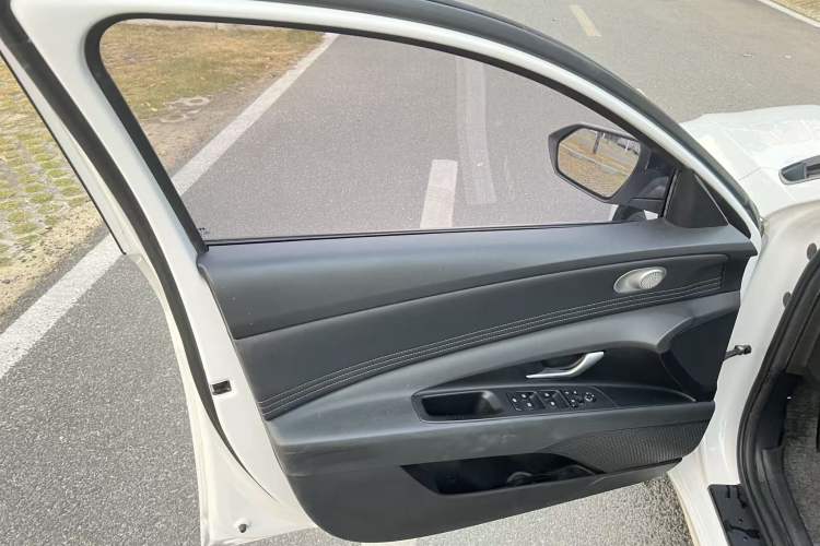 Used Hyundai Elantra 2022 1.5L CVT LUX Prestige Edition
