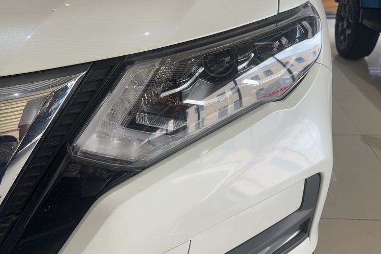 Used Nissan X-Trail 2022 Revised Version 2.0L Two-Wheel Drive Smart Connect Premium Edition
