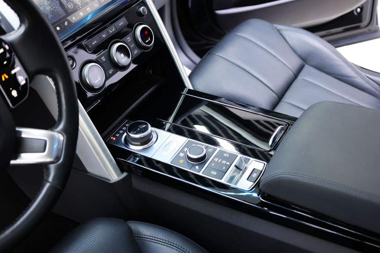 Used Land Rover Discovery 2019 3.0 SC V6 HSE