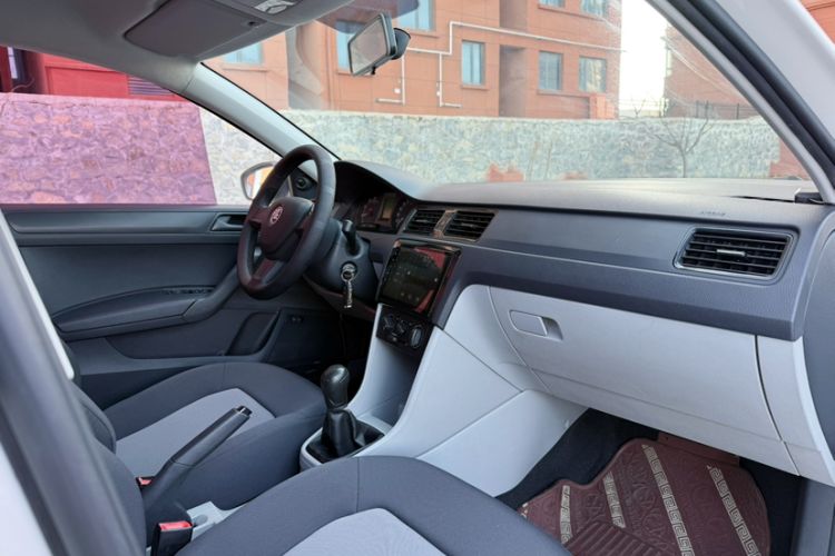 Used Skoda Rapid 2016 1.6L Manual Front-Wheel-Drive Version
