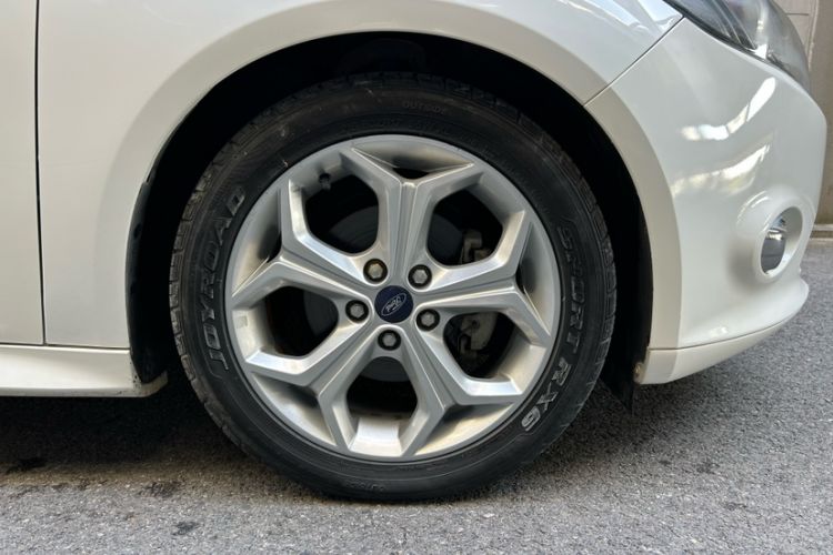 Used Ford Focus 2012 Hatchback 2.0L Automatic Luxury Sport Model
