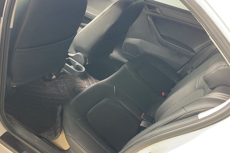 Used Volkswagen Jetta 2017 1.5L Manual Fashion Edition
