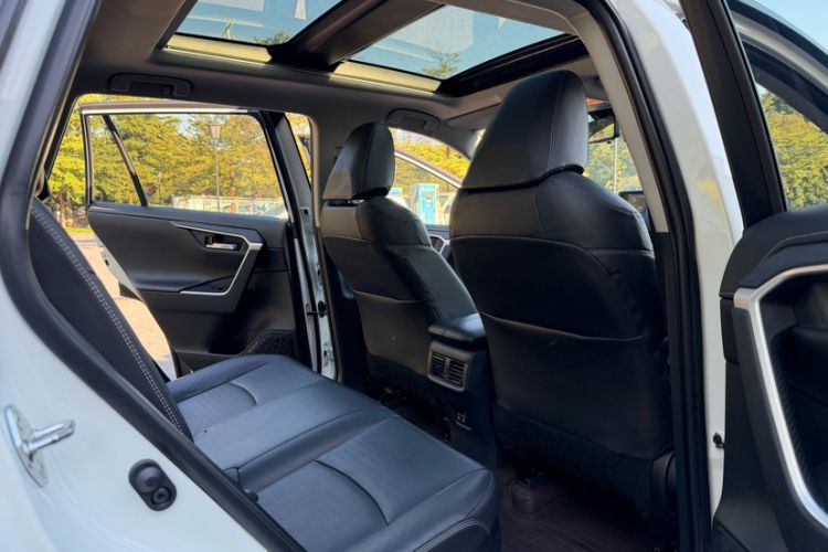 Used Toyota RAV4 2020 Dual-Motor 2.5L E-CVT Four-Wheel Drive Flagship Edition