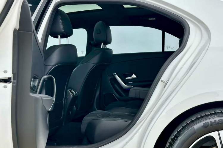 Used Mercedes-Benz A-Class 2022 Revised Version A 200 L Sport Sedan Fashionable Style