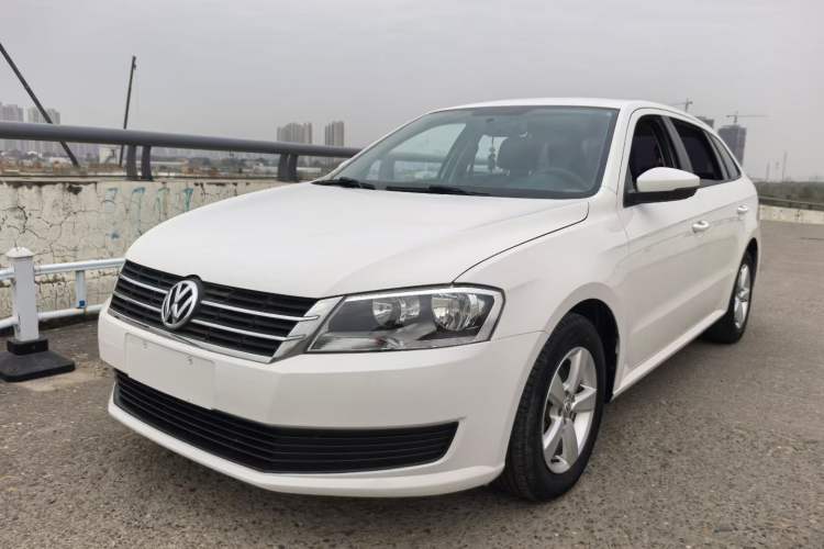 Used Volkswagen Gran Lavida 2013 1.6L Automatic Fashion Model