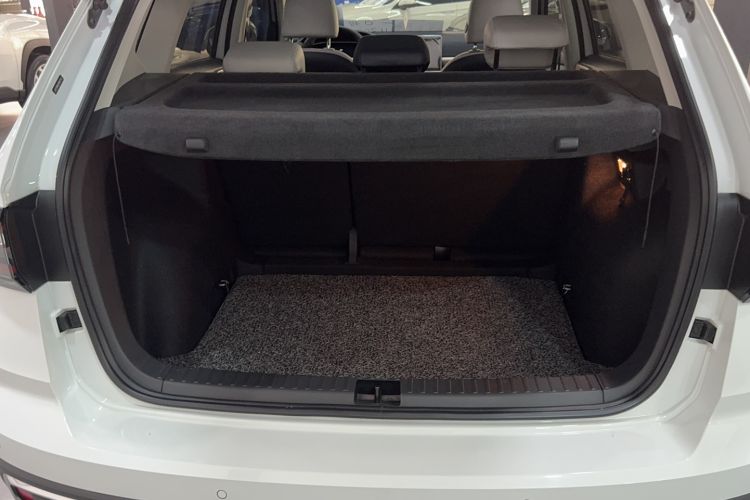 Used Volkswagen Tharu 2023 300TSI Two-Wheel-Drive Full Moon Edition
