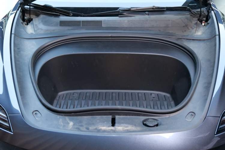 Used Tesla Model 3 2023 Long-Range All-Wheel-Drive Version
