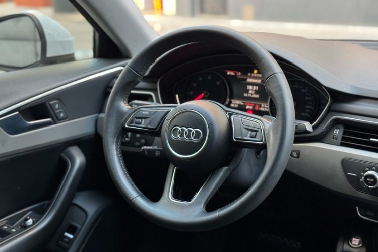 Used Audi A4L 2018 30th Anniversary Edition 40 TFSI Trendy Model
