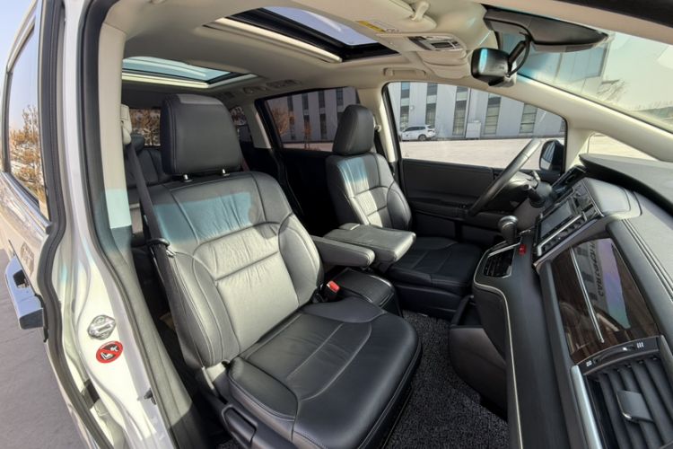 Used Honda Elysion 2016 2.4L Supreme Edition
