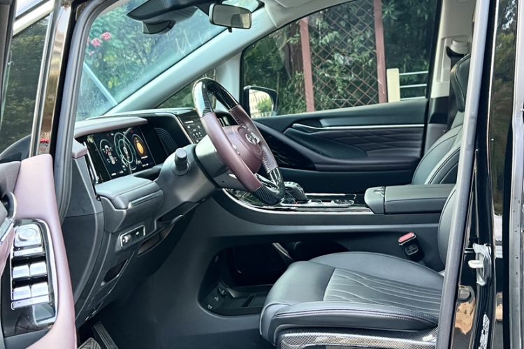 Used GAC Trumpchi M8 2024 Master Series 400T Prestige Edition
