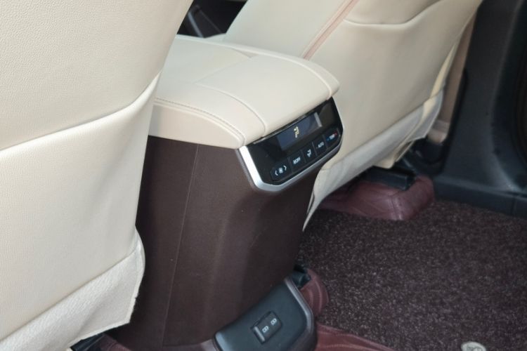 Used Toyota Highlander 2022 Dual-Engine 2.5L Four-Wheel Drive Prestige Version 7 Seats
