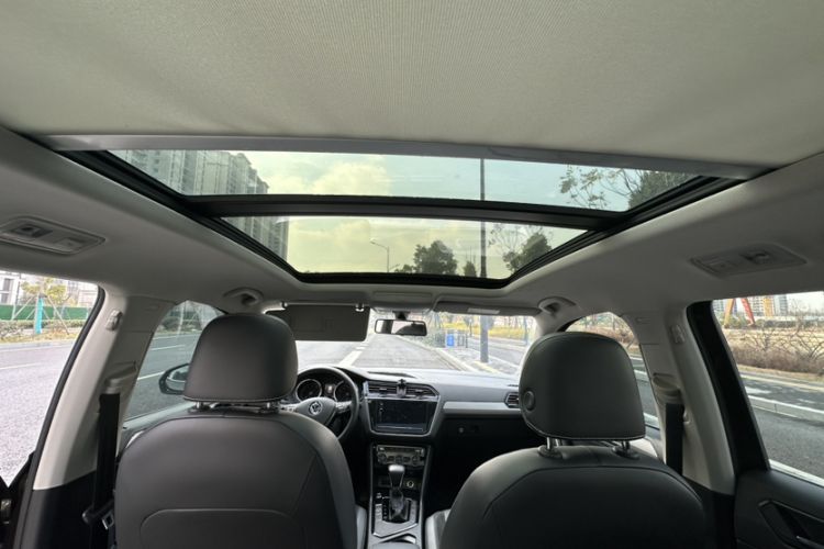 Used Volkswagen Tiguan L 2021 280TSI Automatic Two-Wheel Drive Smart Edition
