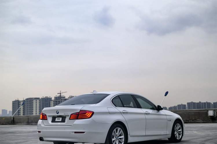 Used BMW 5 Series 2015 520i Elegant Edition
