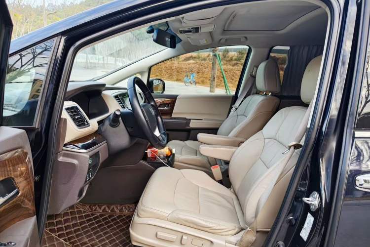 Used Honda Odyssey 2015 Updated Version 2.4L Smart Edition