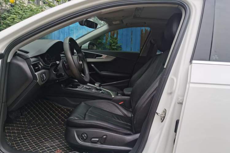 Used Audi A4L 2018 30th Anniversary Edition 40 TFSI Trendy Model
