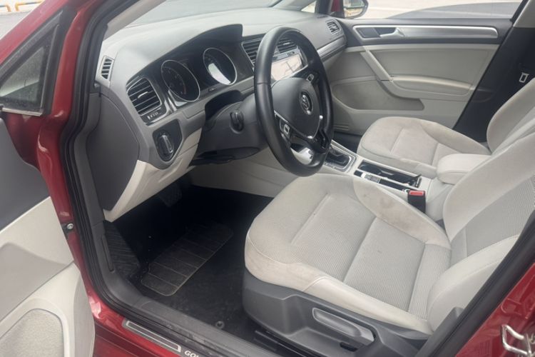 Used Volkswagen Golf 2018 230TSI Automatic Comfort Model
