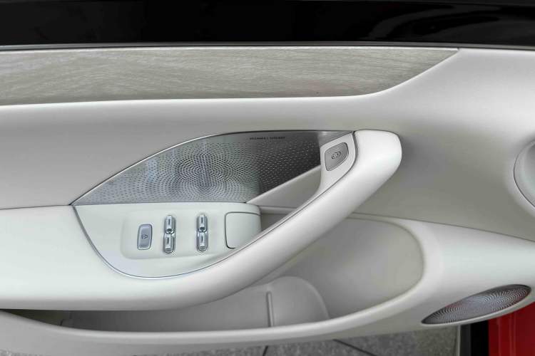 Used Hima Luxeed S7 2025 785 km Ultra
