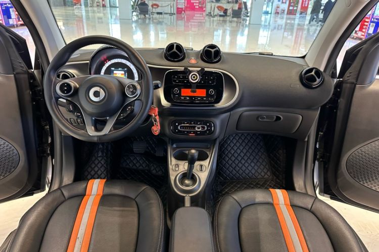 Used  fortwo 2015 1.0L 52 kW Hardtop Passion Edition
