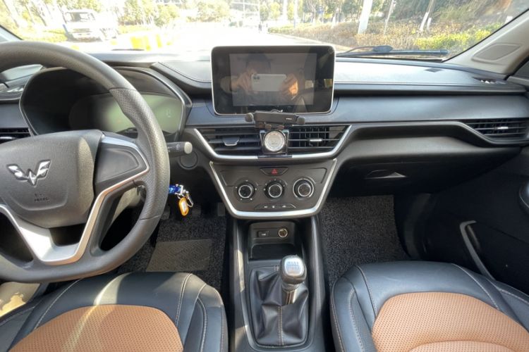 Used Wuling Hongguang S3 2018 1.5L Manual Comfort Model China V Standard