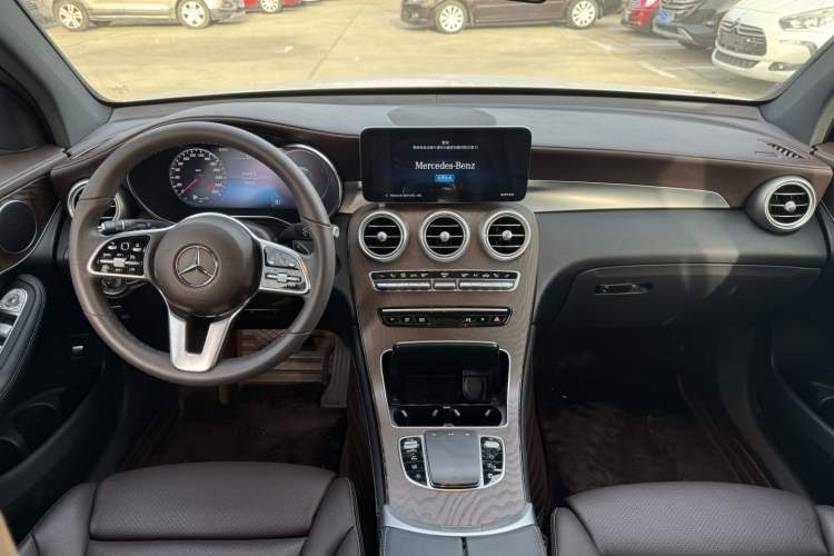 Used Mercedes-Benz GLC 2022 Facelift GLC 260 L 4MATIC Luxury Edition
