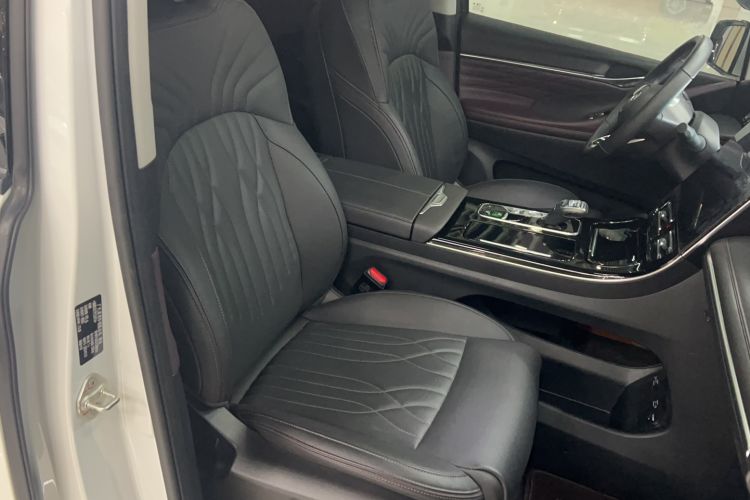 Used GAC Trumpchi M8 2024 Master Series 400T Prestige Edition
