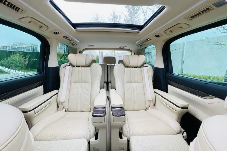 Used Toyota Vellfire 2019 Dual-Engine 2.5L HV Prestige Edition
