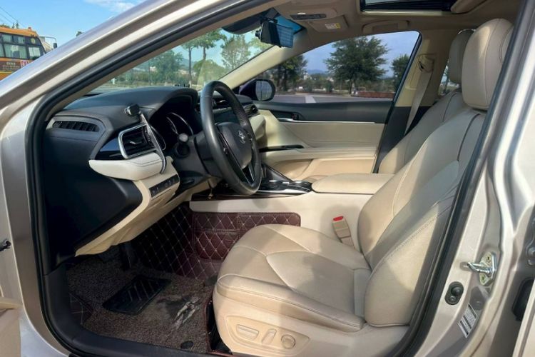 Used Toyota Camry 2019 Revised Version 2.0G Luxury Edition
