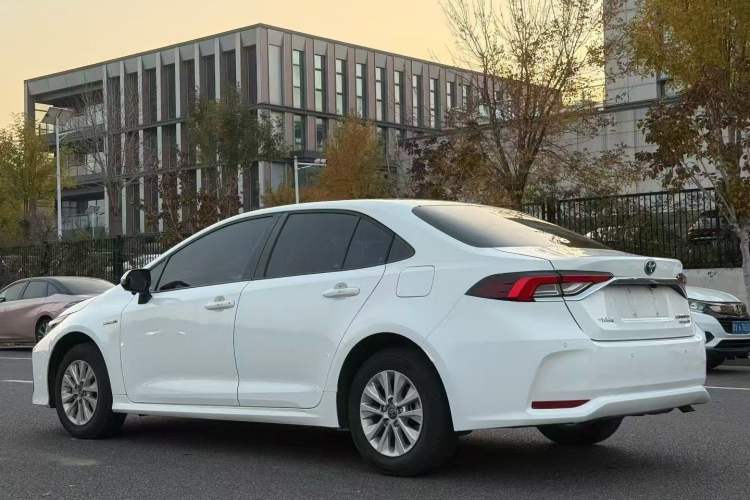 Used Toyota Corolla 2021 Dual-Engine 1.8L E-CVT Pioneer Edition