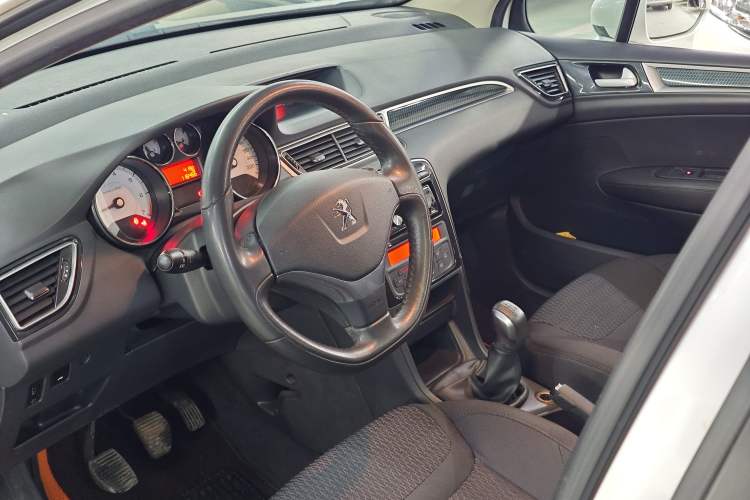 Used Peugeot 308 2014 Enjoy Edition Classic 1.6L Manual Fashion Model