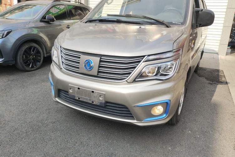 Used FORTHING Lingzhi M5 2020 Long-Range Version Comfort Model 7 Seats
